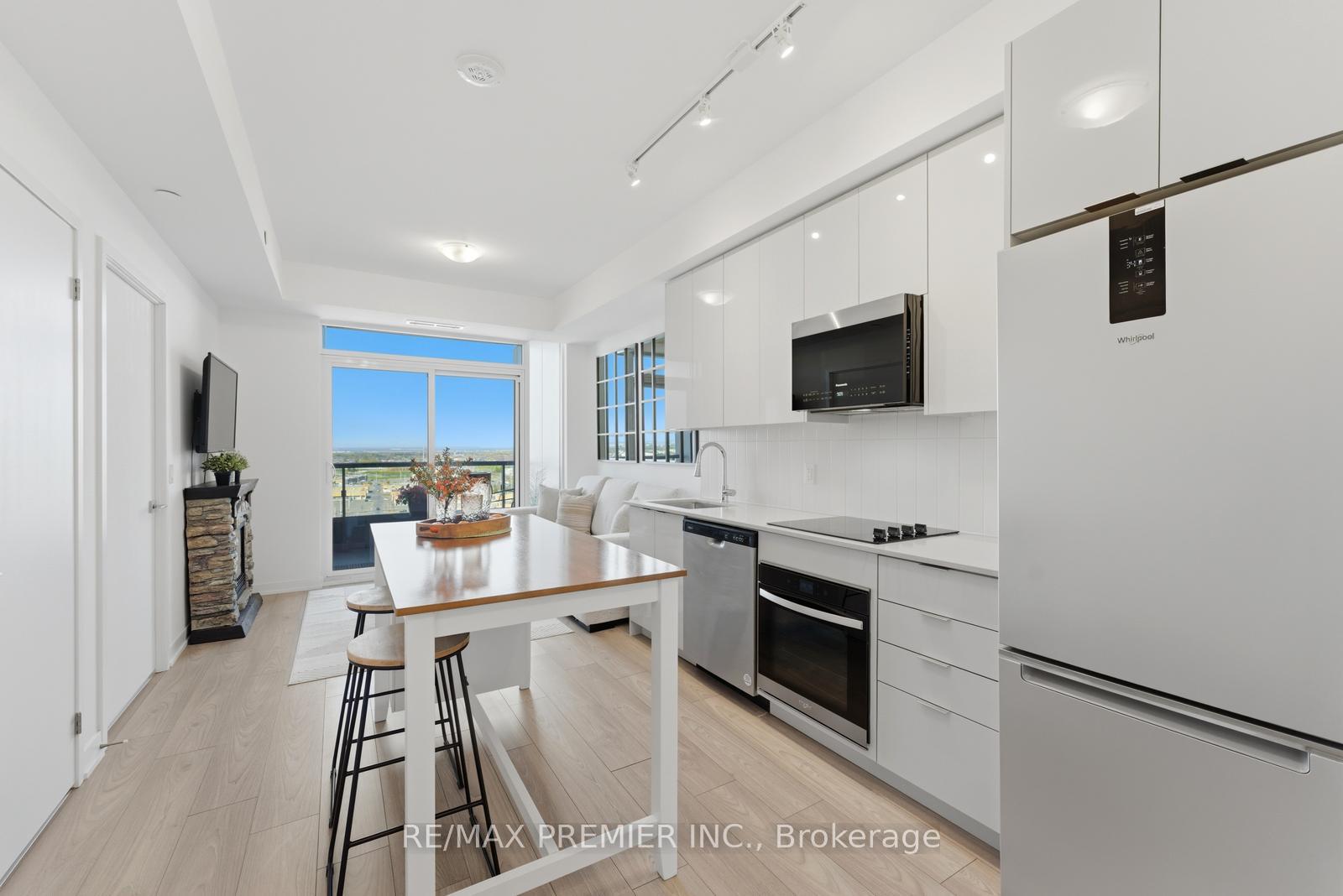 Photo 4 of Unit 1512, 10 Abeja Street, Vaughan, Concord — HOMEH