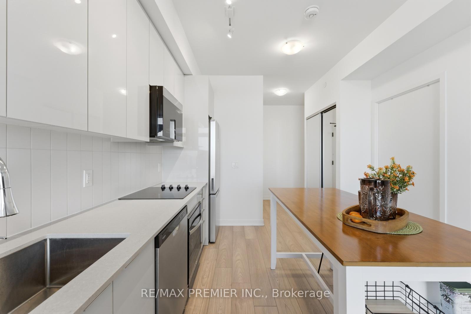 Photo 5 of Unit 1512, 10 Abeja Street, Vaughan, Concord — HOMEH