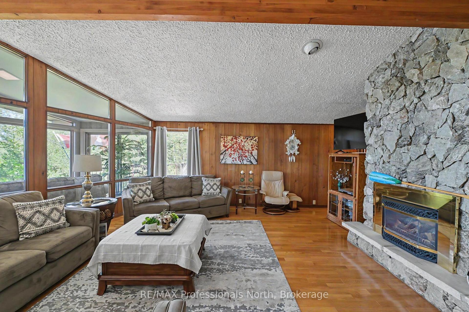 Photo 15 of 1015 Kelson Road, Minden Hills, Minden — HOMEH