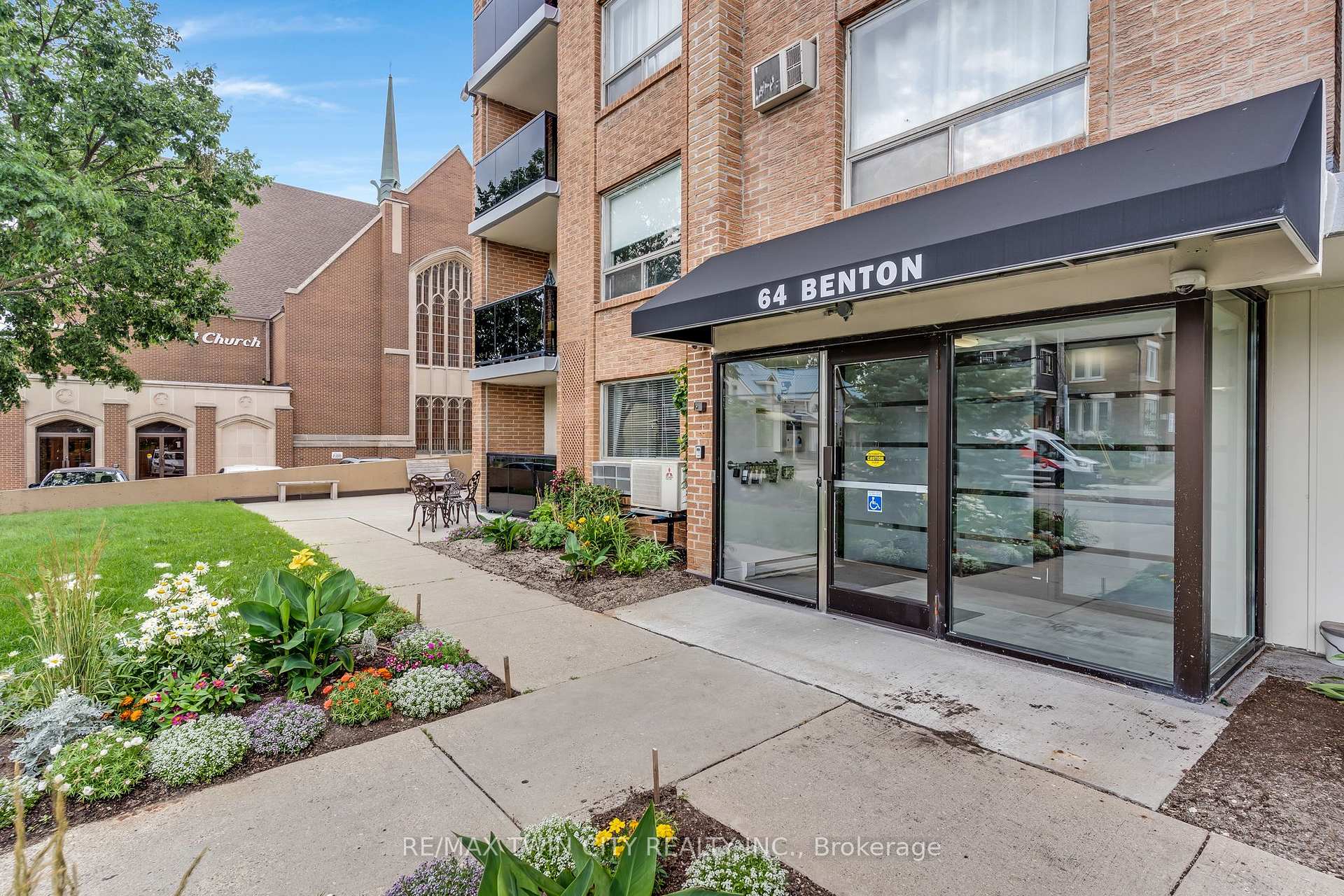 Photo 3 of 64 Benton Street, Kitchener, Cedar Hill — HOMEH