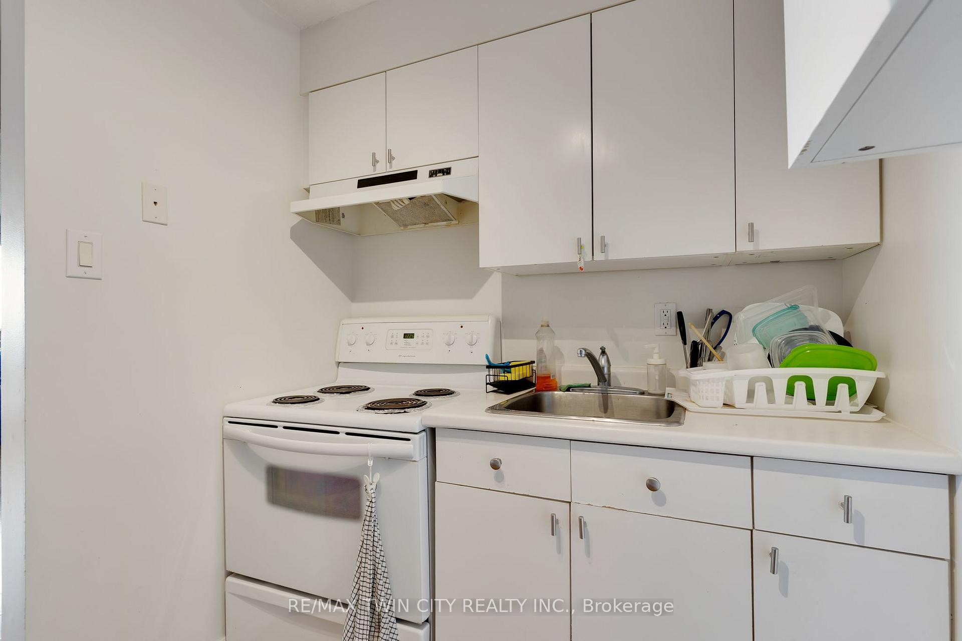 Photo 17 of 64 Benton Street, Kitchener, Cedar Hill — HOMEH