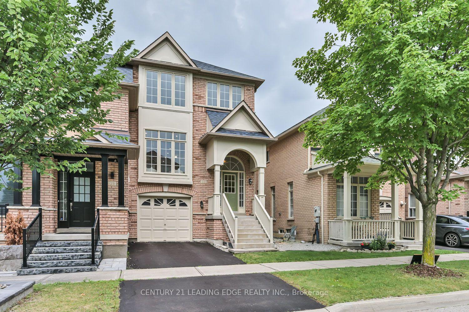 Photo 2 of 23 Crawford Street, Markham, Berczy — HOMEH