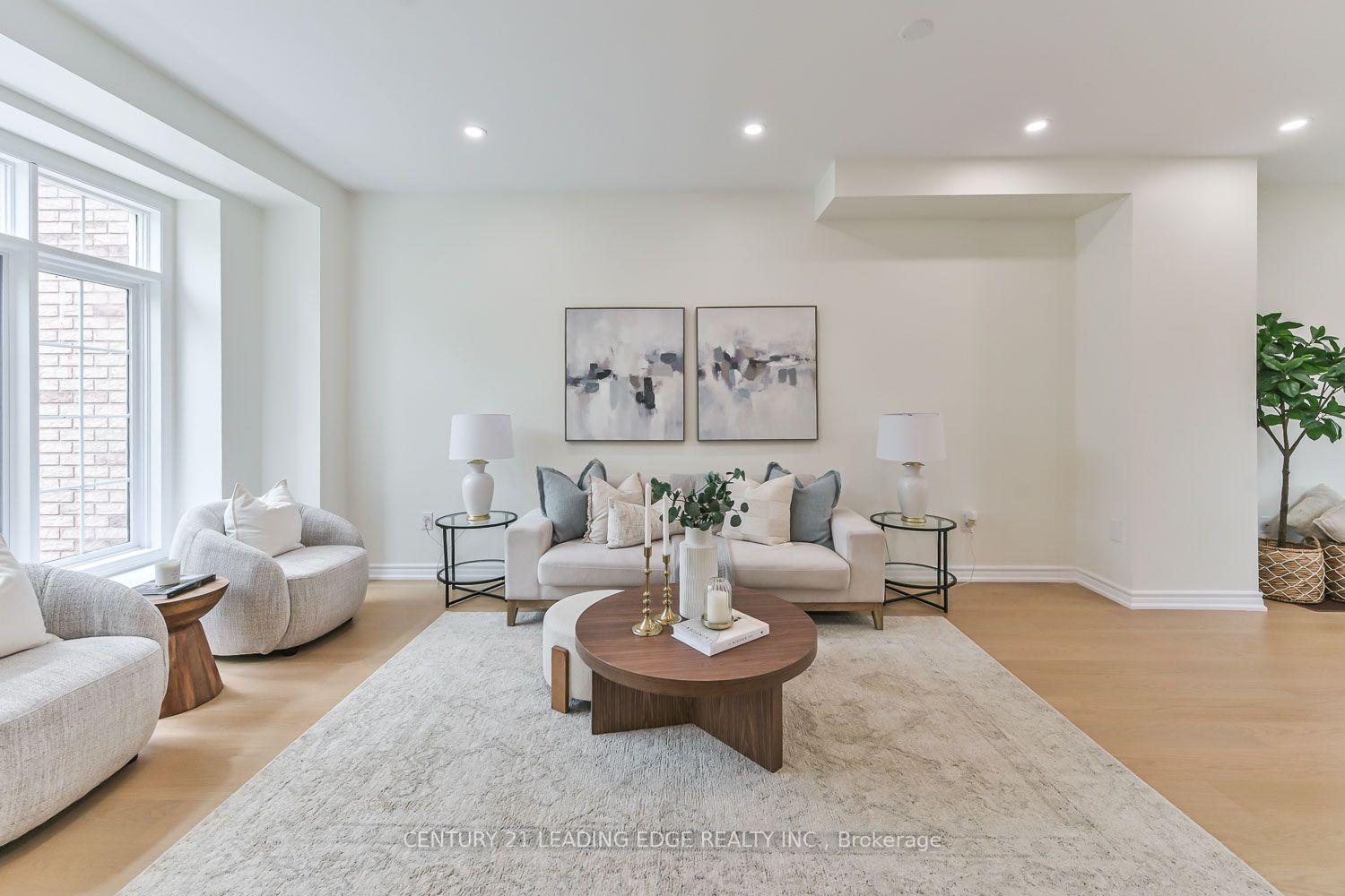 Photo 5 of 23 Crawford Street, Markham, Berczy — HOMEH