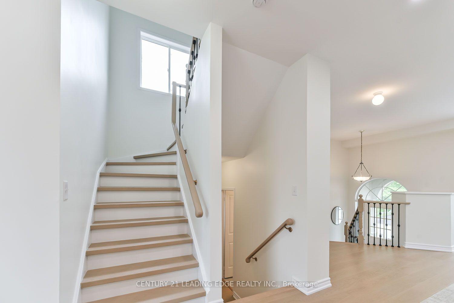 Photo 17 of 23 Crawford Street, Markham, Berczy — HOMEH