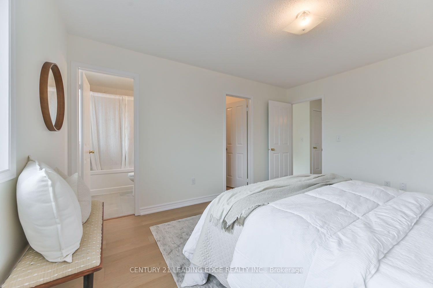 Photo 21 of 23 Crawford Street, Markham, Berczy — HOMEH