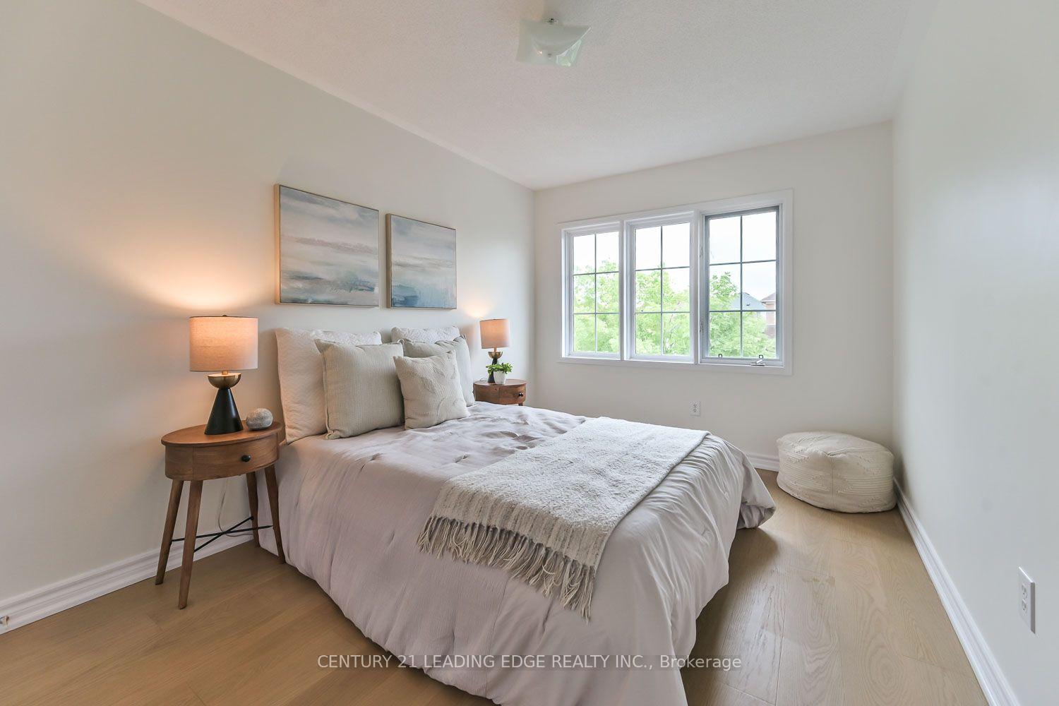 Photo 24 of 23 Crawford Street, Markham, Berczy — HOMEH