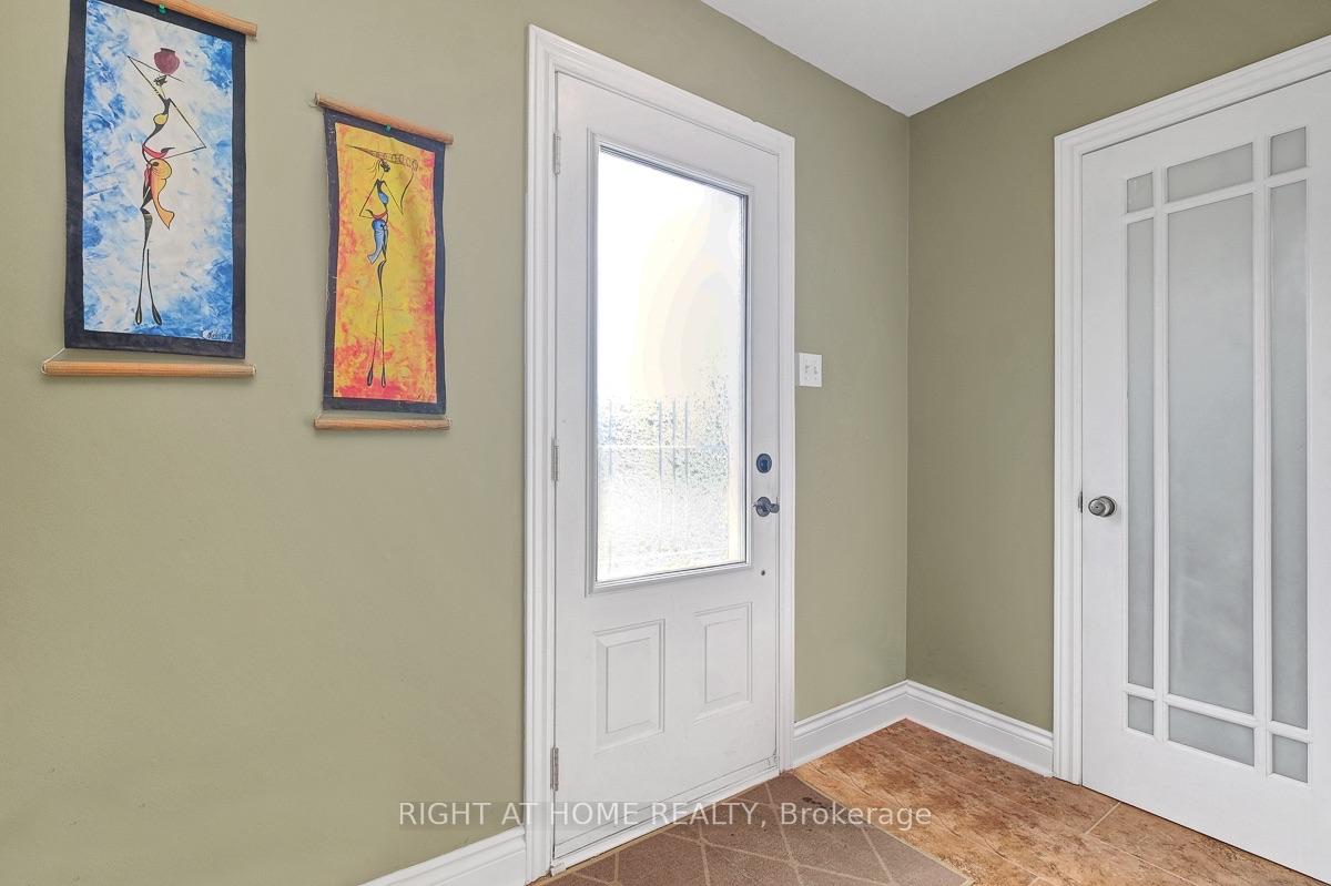 Photo 2 of 1736 Stoneboat Crescent, Ottawa, Convent Glen South — HOMEH