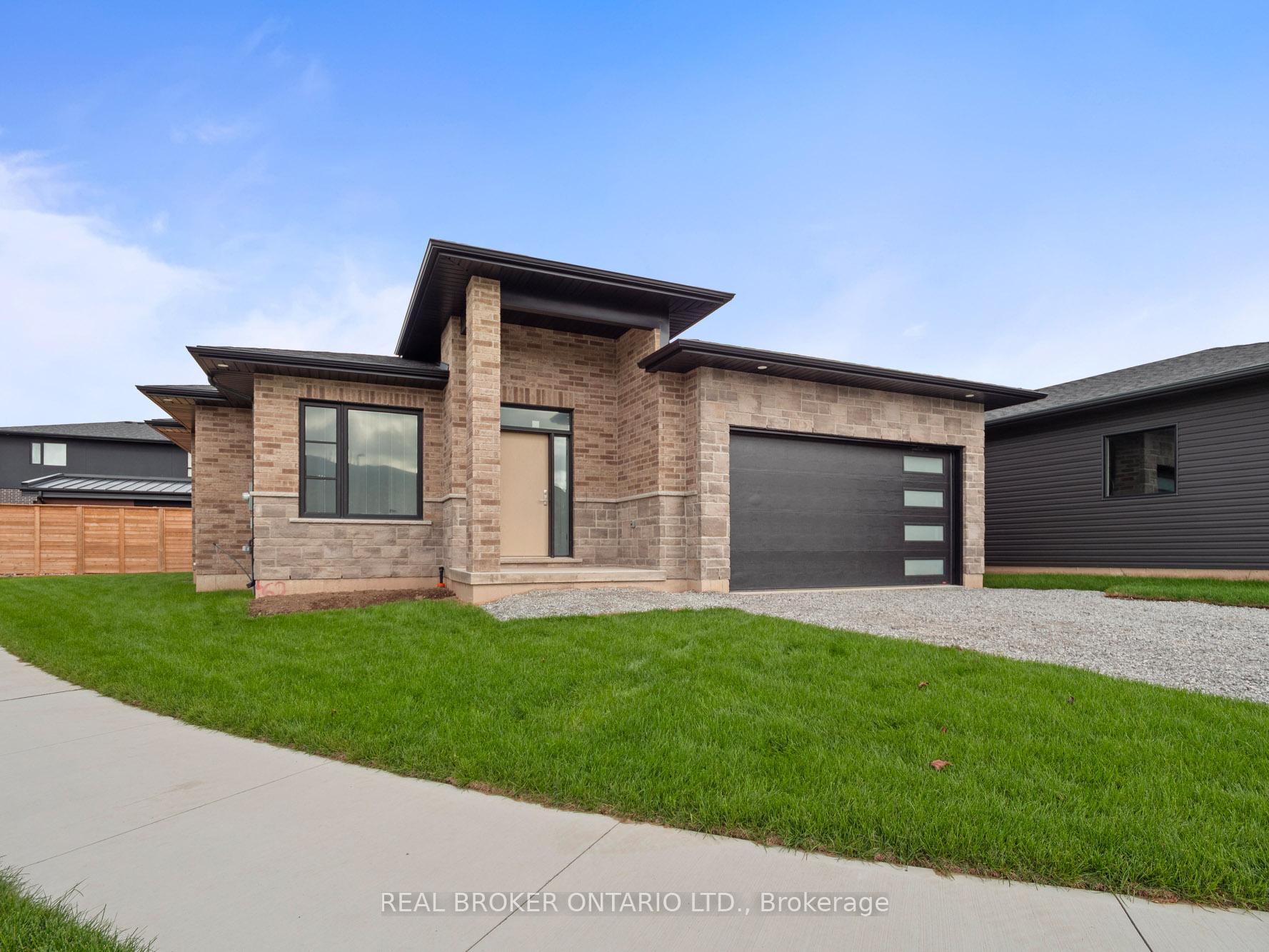 Photo 2 of 118 Willowbrook Drive, Welland, West Welland — HOMEH