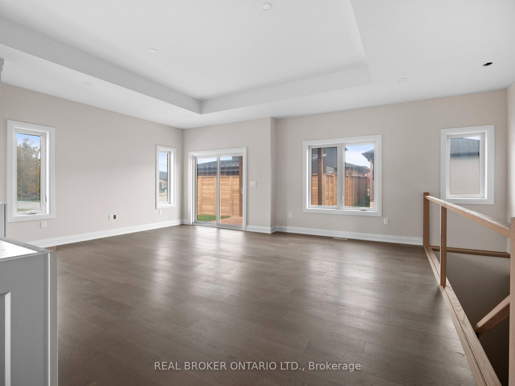 Photo 7 of 118 Willowbrook Drive, Welland, West Welland — HOMEH