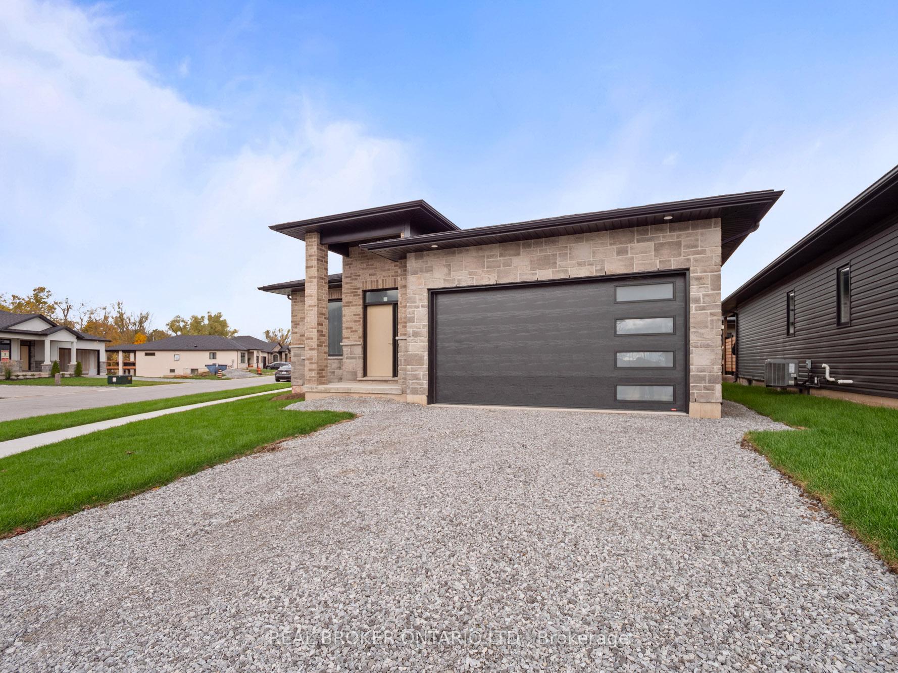 Photo 31 of 118 Willowbrook Drive, Welland, West Welland — HOMEH