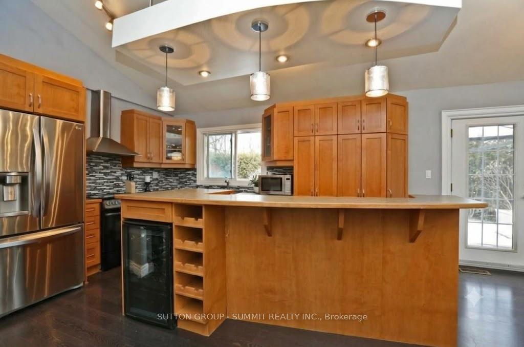 Photo 4 of 1065 Bomorda Drive, Oakville, College Park — HOMEH
