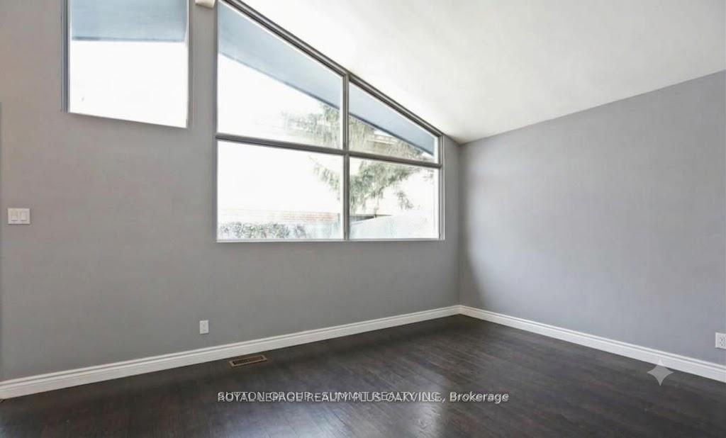 Photo 7 of 1065 Bomorda Drive, Oakville, College Park — HOMEH