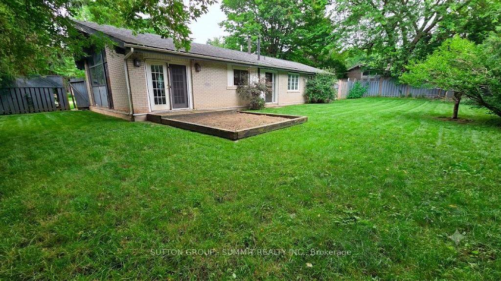 Photo 13 of 1065 Bomorda Drive, Oakville, College Park — HOMEH
