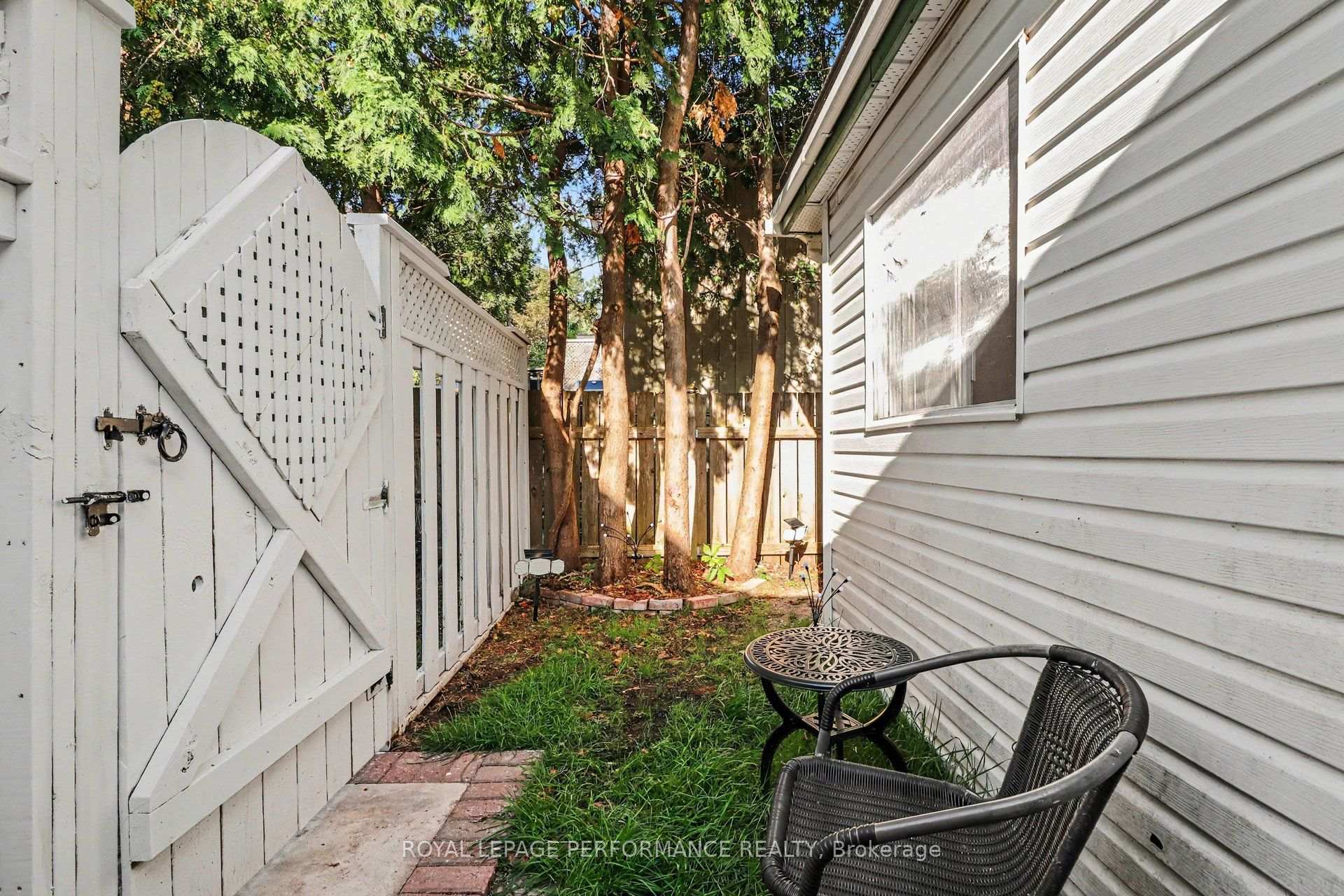 Photo 19 of 447 Hilson Avenue, Ottawa, Westboro/Hampton Park — HOMEH