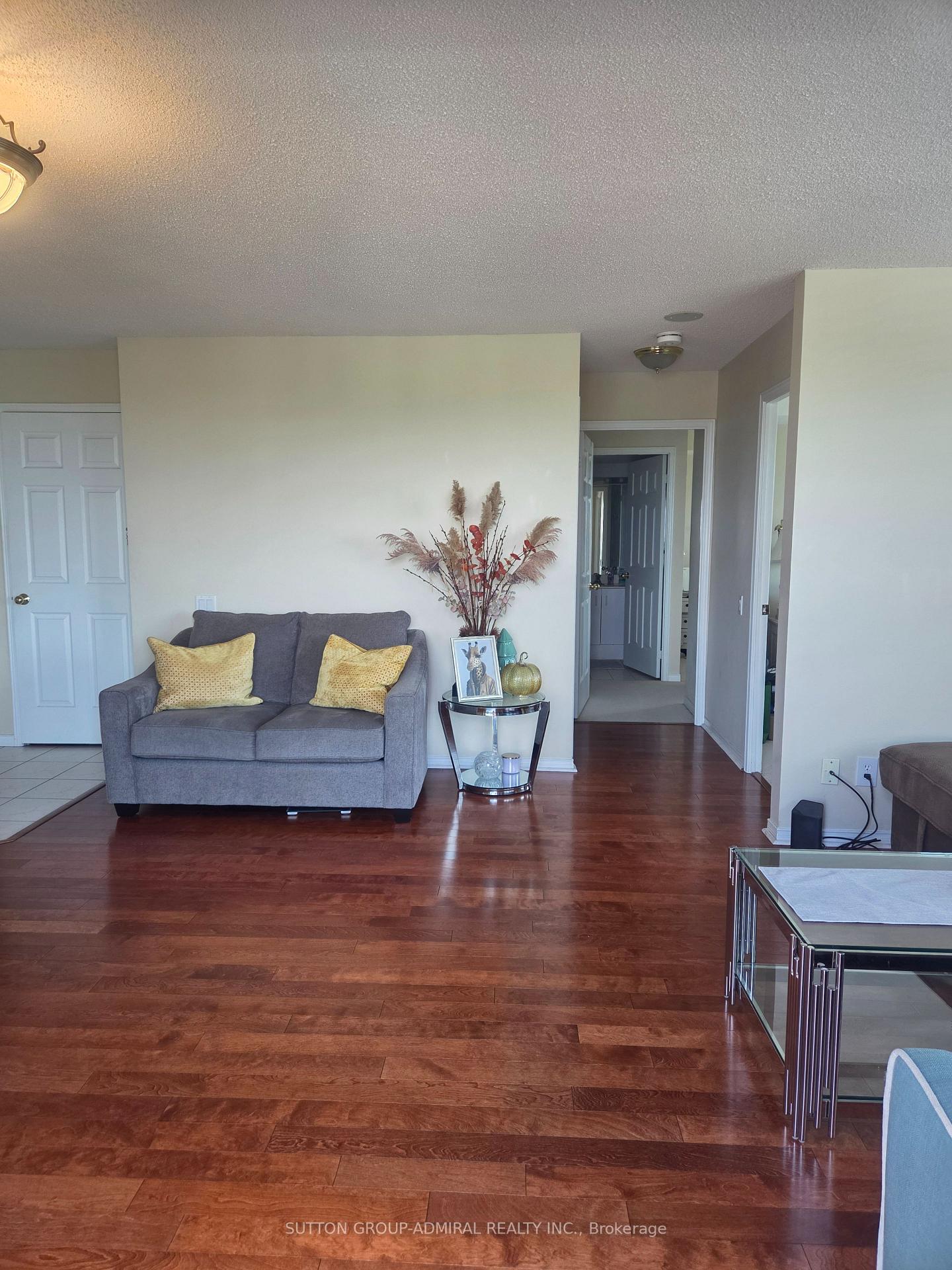 Photo 5 of Unit PH210, 1 Emerald Lane, Vaughan, Crestwood-Springfarm-Yorkhill — HOMEH