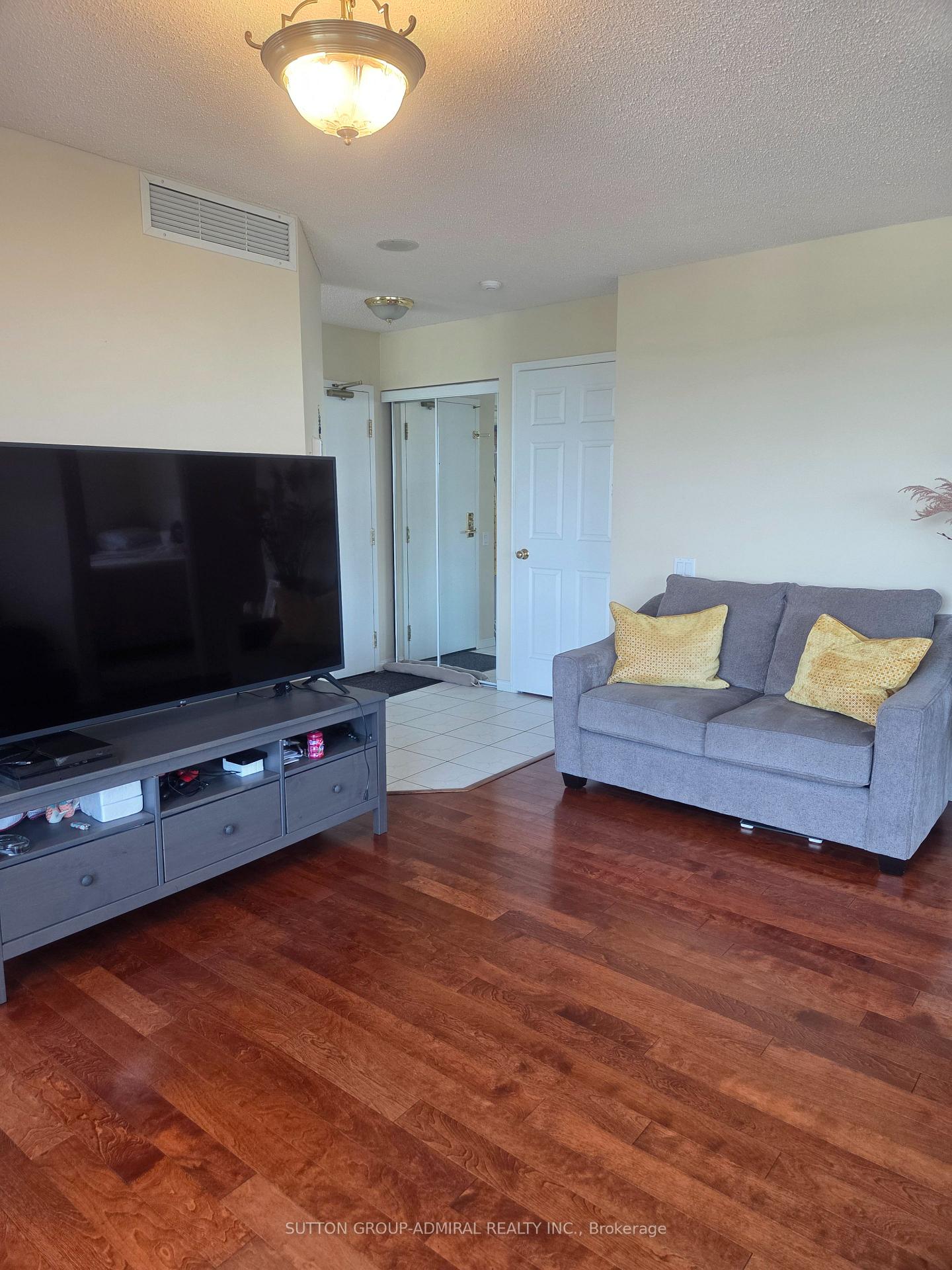 Photo 6 of Unit PH210, 1 Emerald Lane, Vaughan, Crestwood-Springfarm-Yorkhill — HOMEH