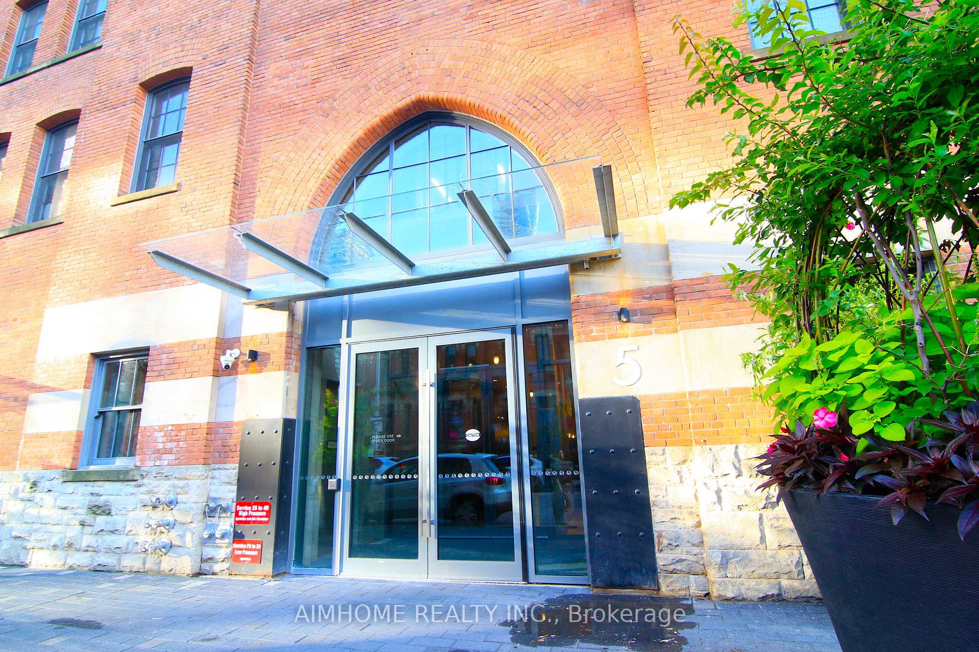 Photo 2 of Unit 910, 5 St Joseph Street, Toronto, Bay Street Corridor — HOMEH