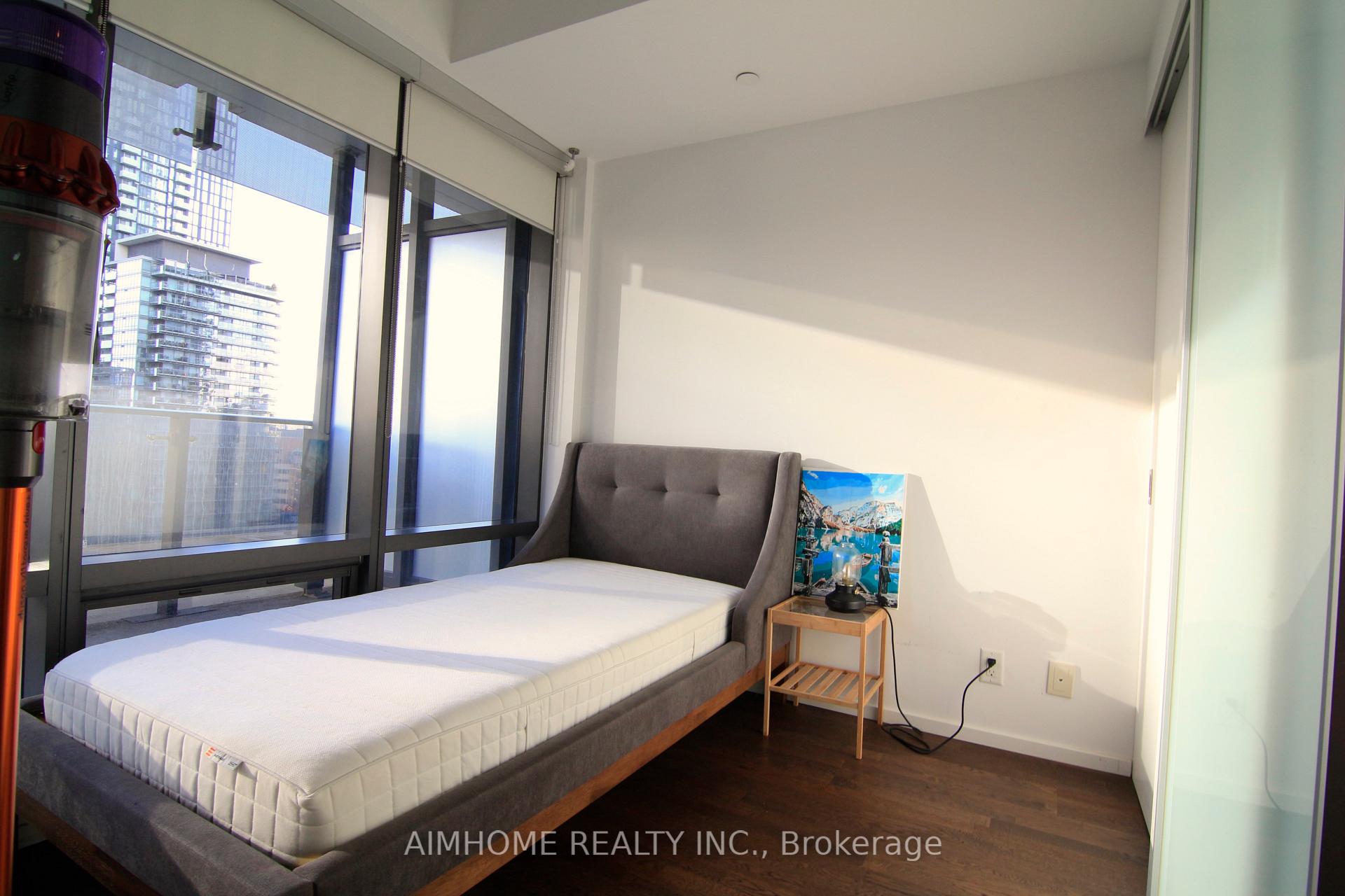 Photo 11 of Unit 910, 5 St Joseph Street, Toronto, Bay Street Corridor — HOMEH