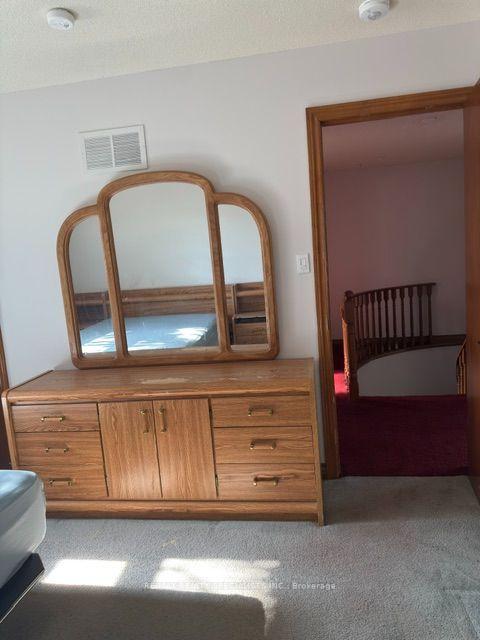 Photo 6 of Unit (Main & Upper), 2 Pepperwood Place, Brampton, Northgate — HOMEH
