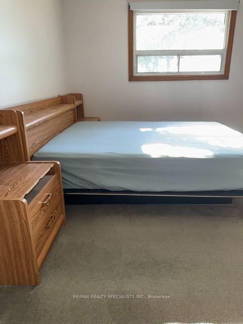 Photo 7 of Unit (Main & Upper), 2 Pepperwood Place, Brampton, Northgate — HOMEH