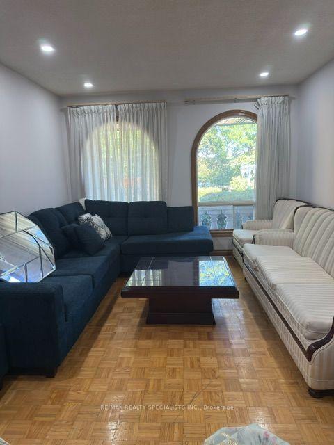Photo 18 of Unit (Main & Upper), 2 Pepperwood Place, Brampton, Northgate — HOMEH