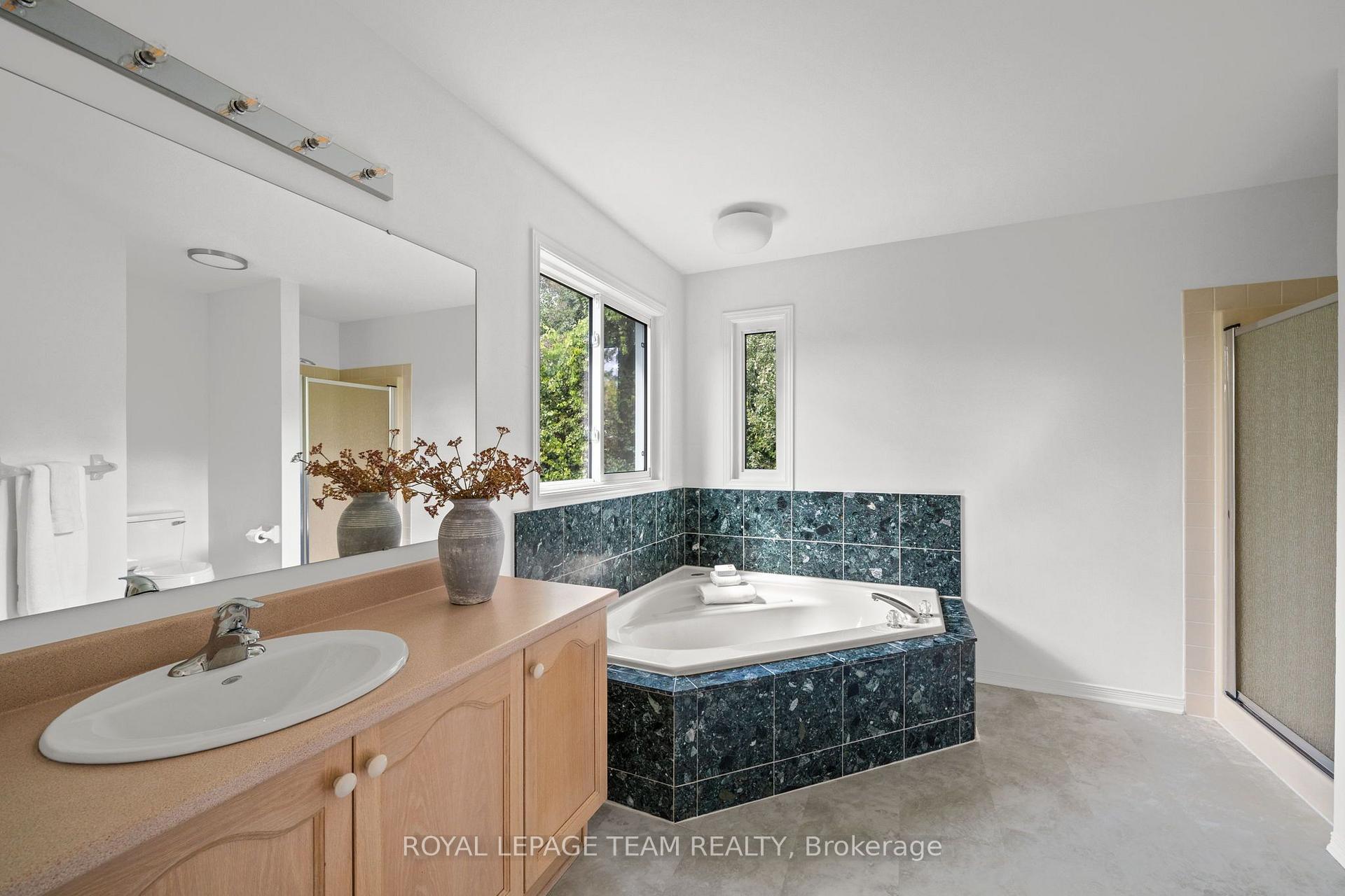 Photo 62 of 77 Sherring Court, Ottawa, Kanata - Kanata Lakes/Heritage Hills — HOMEH