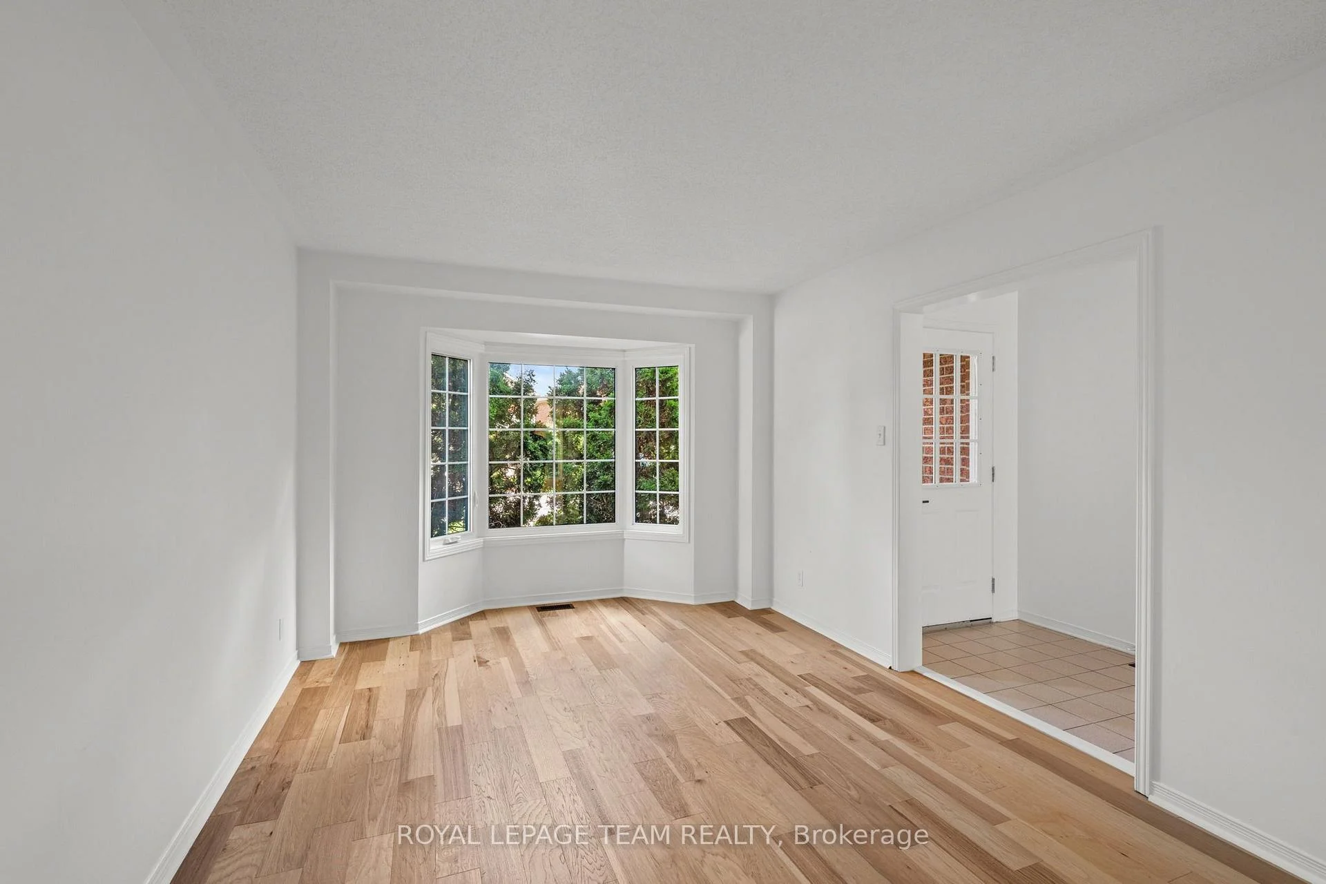 Photo 3 of 77 Sherring Court, Ottawa, Kanata - Kanata Lakes/Heritage Hills — HOMEH