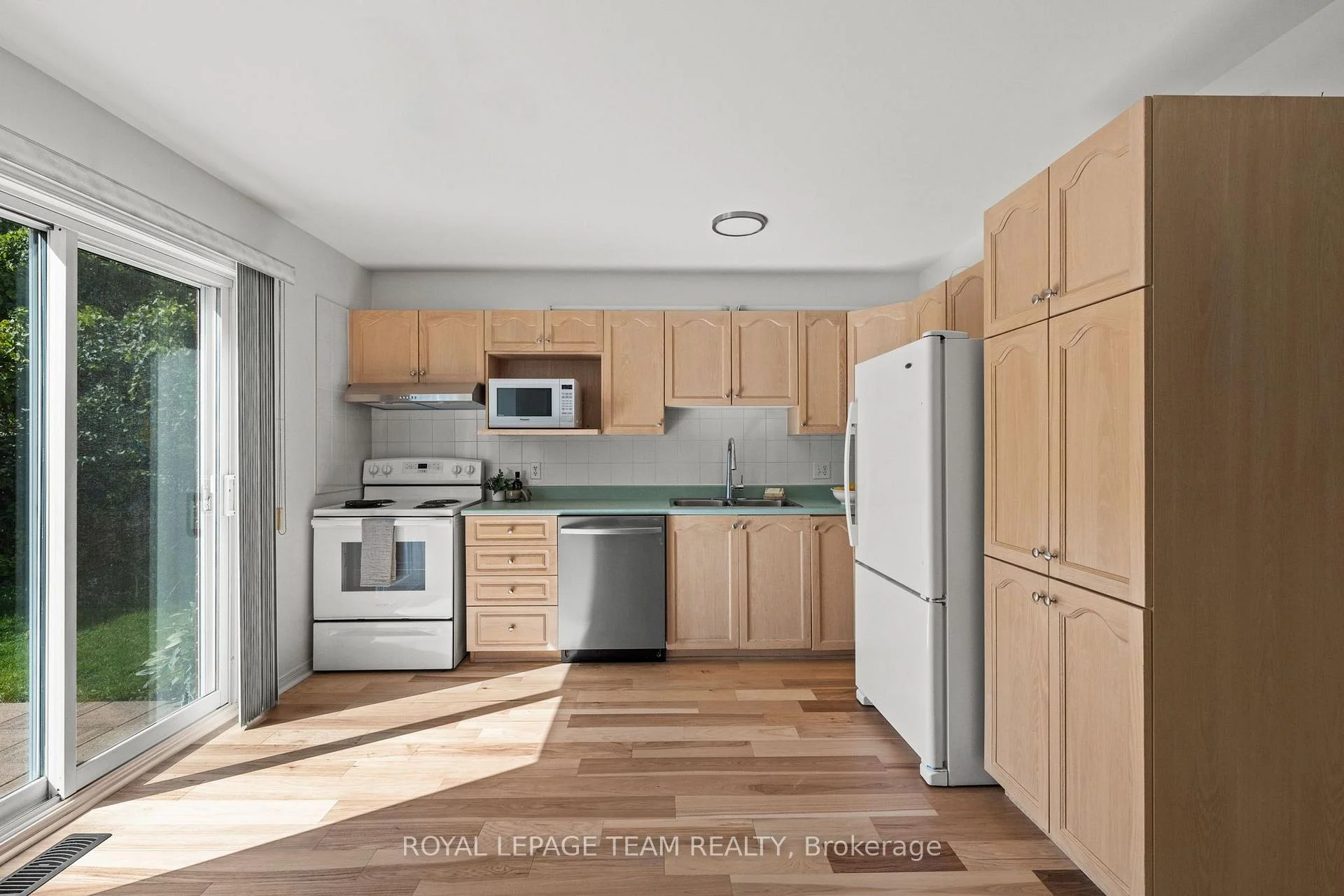 Photo 21 of 77 Sherring Court, Ottawa, Kanata - Kanata Lakes/Heritage Hills — HOMEH