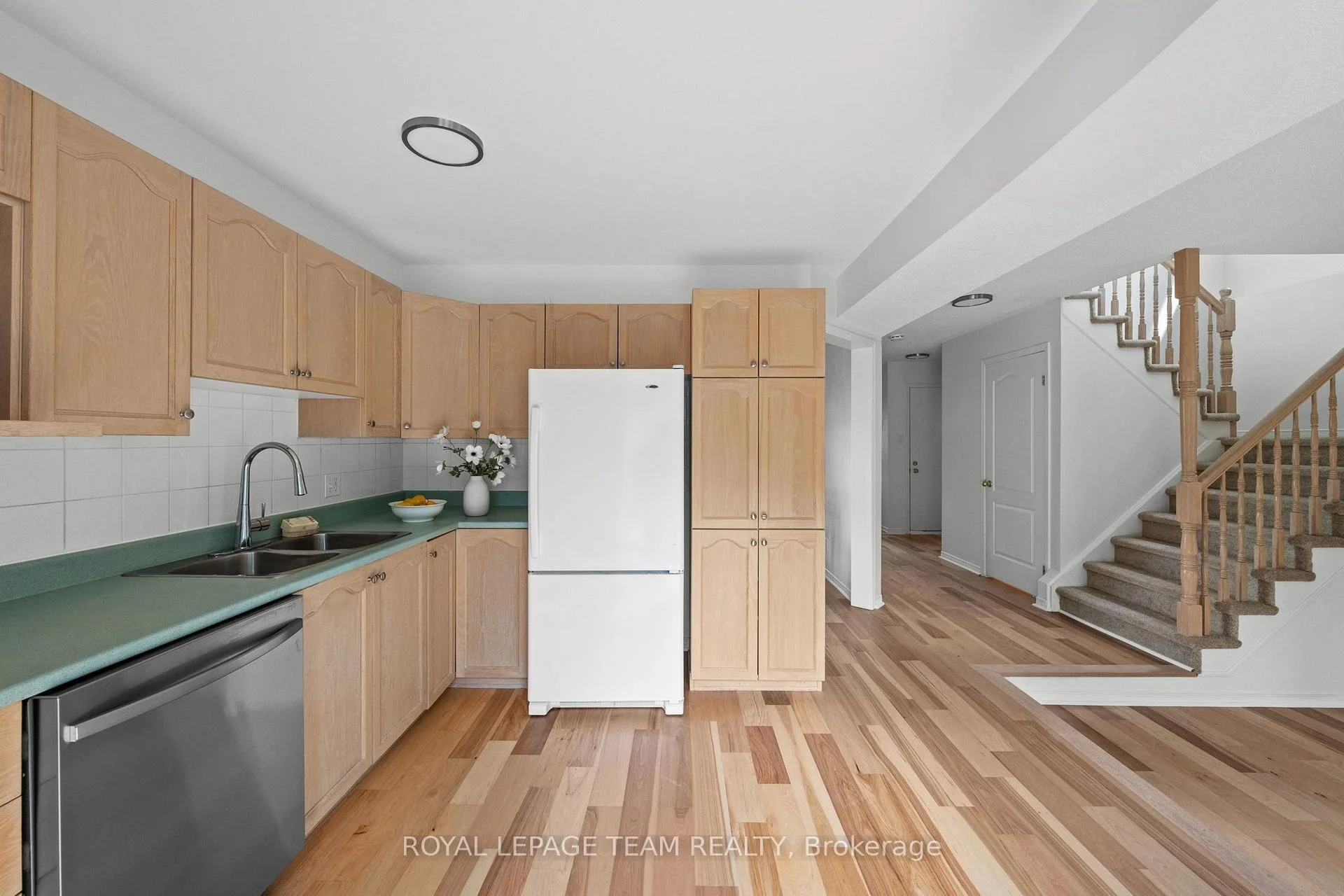 Photo 23 of 77 Sherring Court, Ottawa, Kanata - Kanata Lakes/Heritage Hills — HOMEH