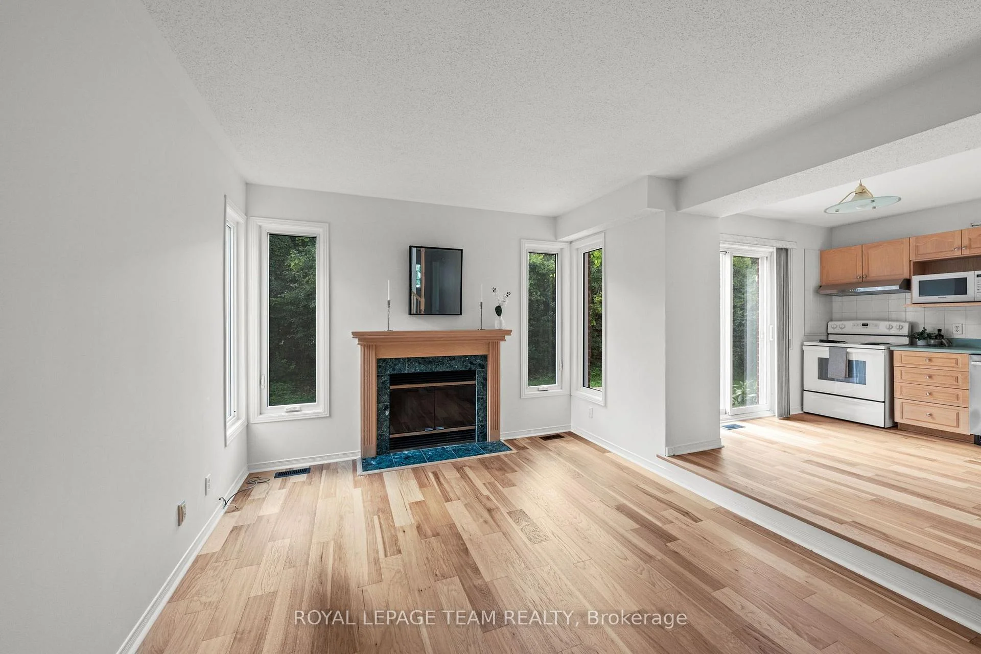 Photo 33 of 77 Sherring Court, Ottawa, Kanata - Kanata Lakes/Heritage Hills — HOMEH
