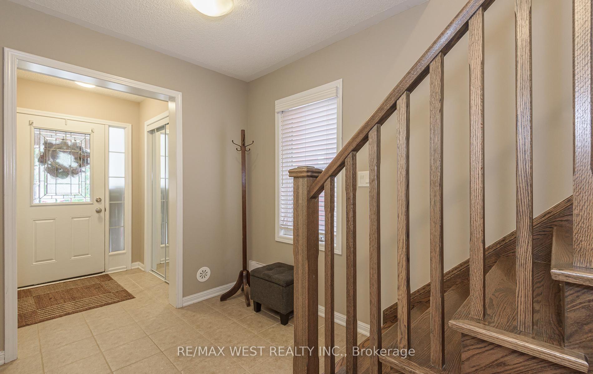 Photo 6 of 95 McCleave Crescent, Brampton, Fletcher's West — HOMEH