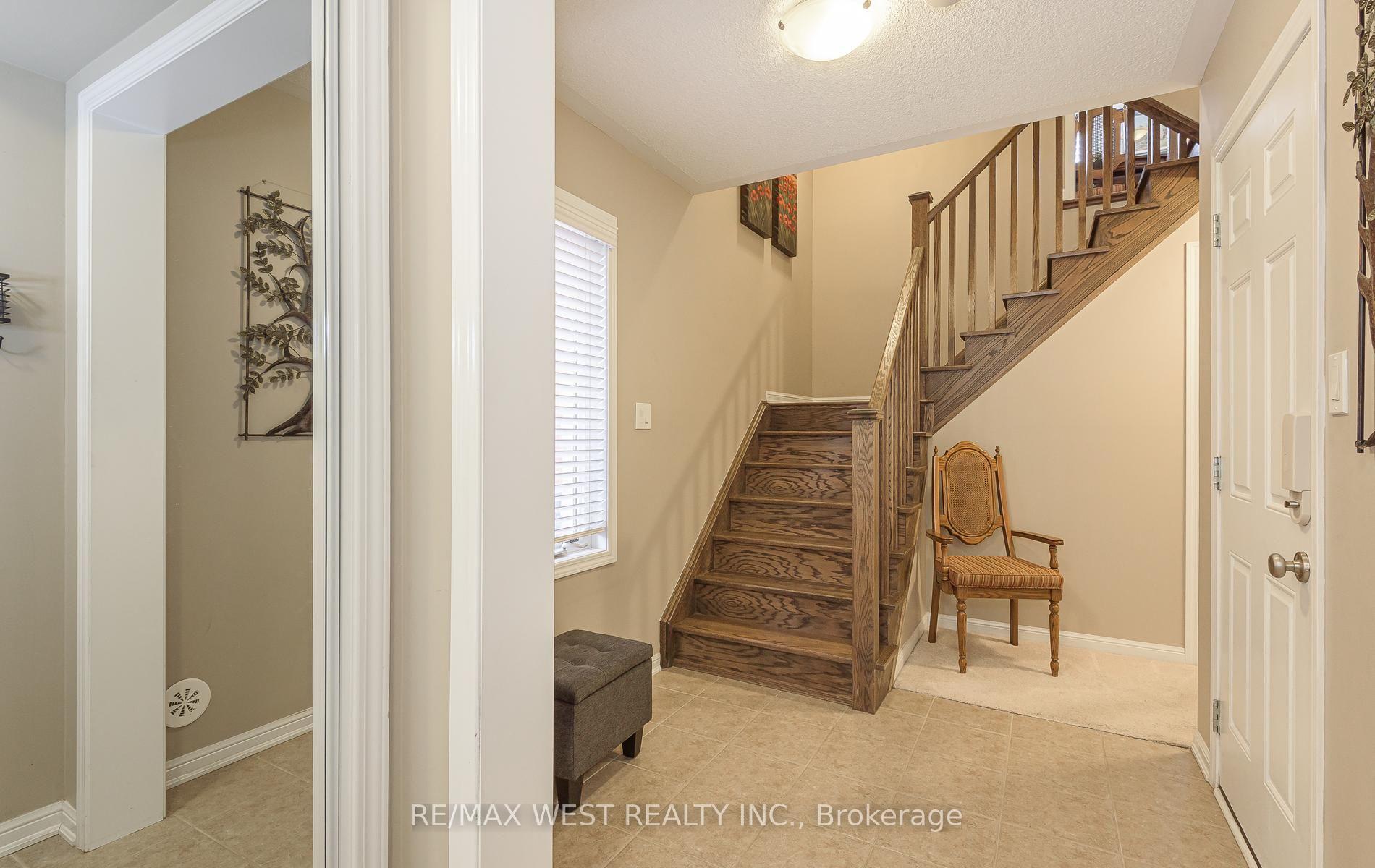 Photo 7 of 95 McCleave Crescent, Brampton, Fletcher's West — HOMEH