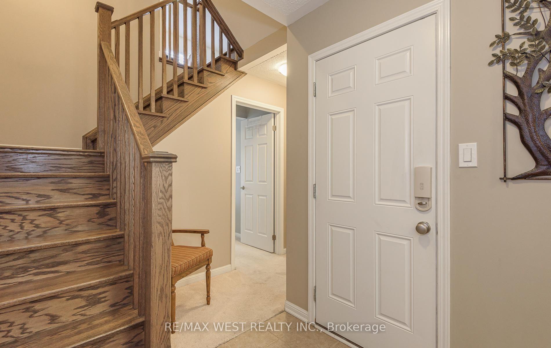Photo 8 of 95 McCleave Crescent, Brampton, Fletcher's West — HOMEH