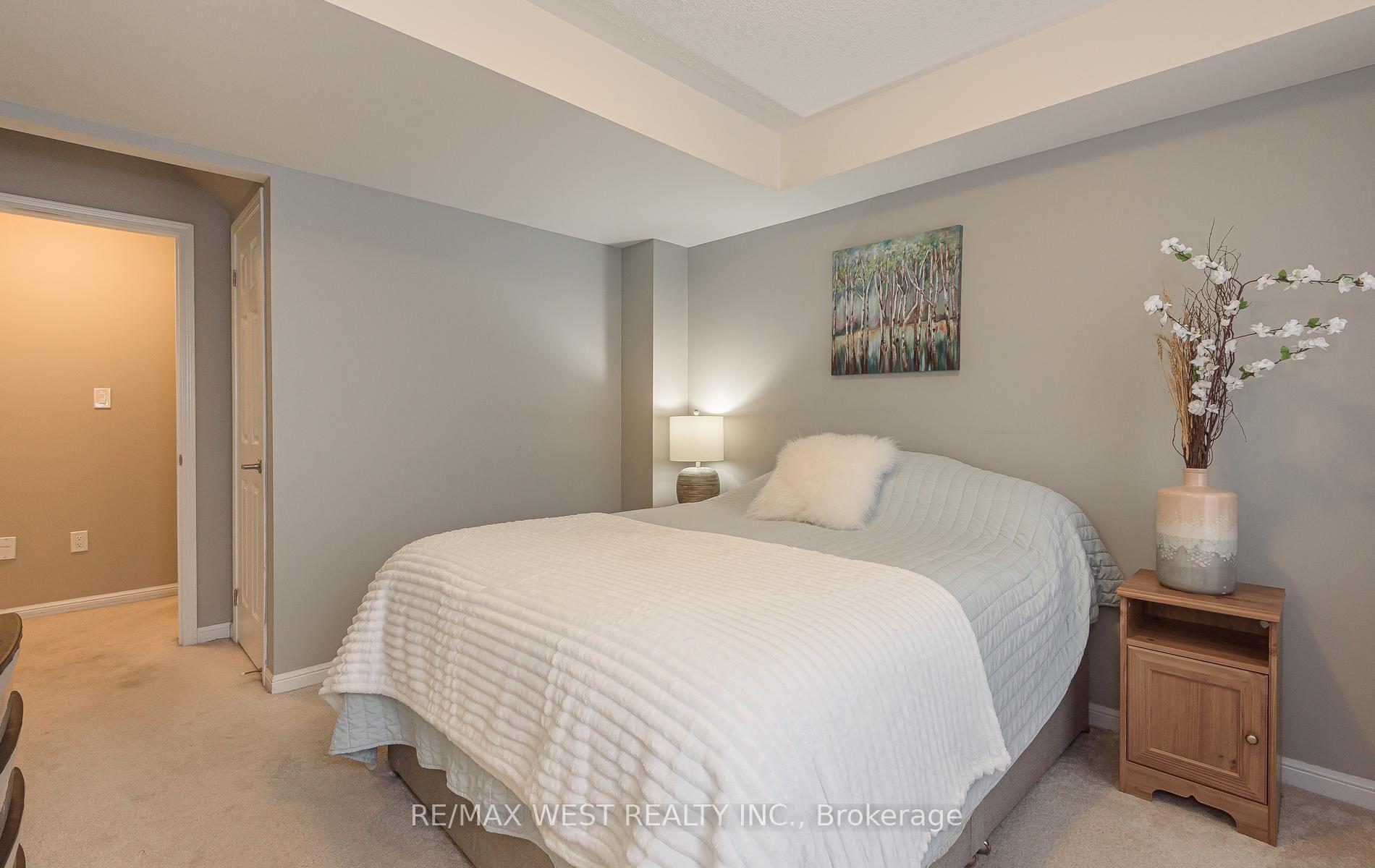 Photo 12 of 95 McCleave Crescent, Brampton, Fletcher's West — HOMEH
