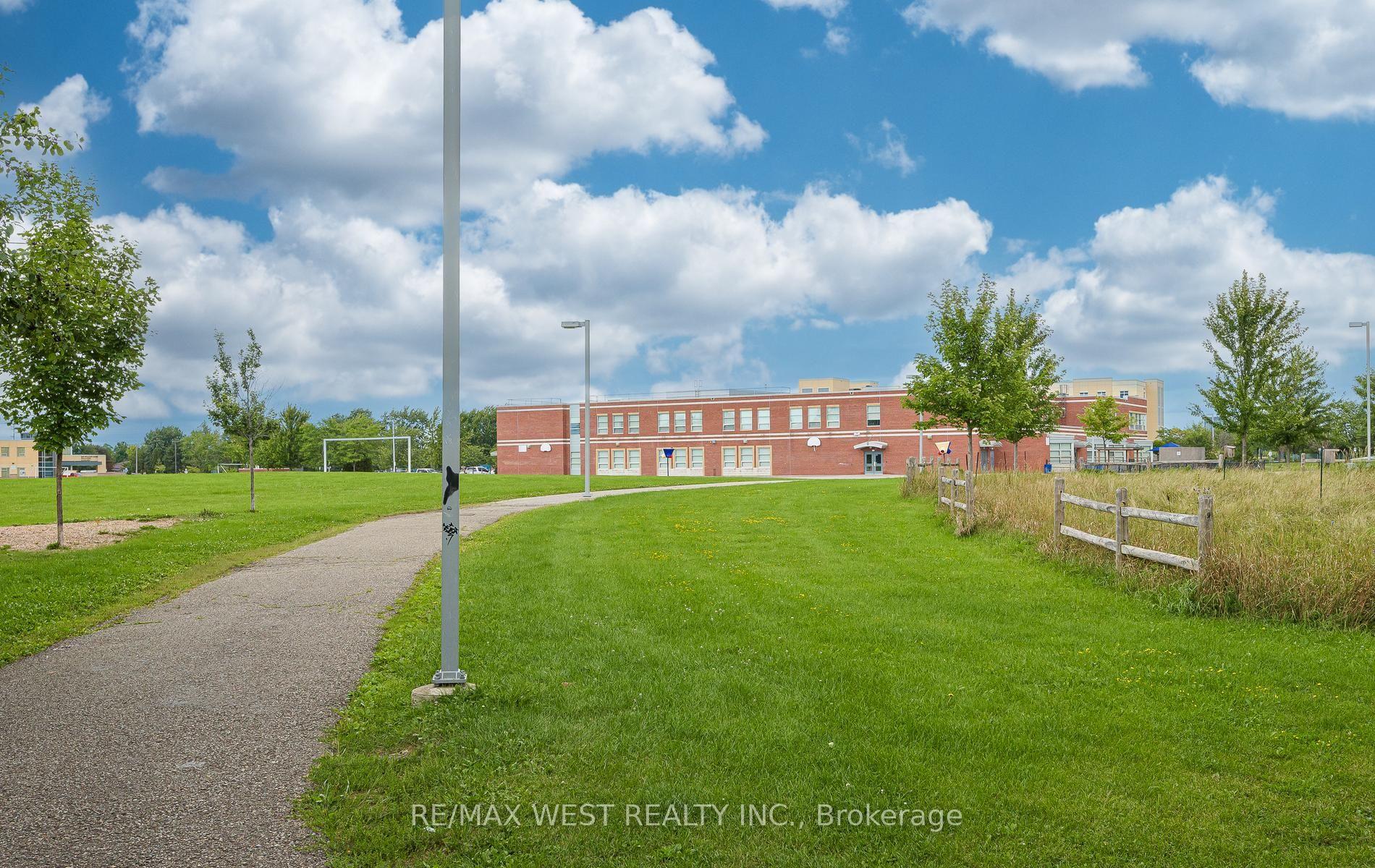 Photo 45 of 95 McCleave Crescent, Brampton, Fletcher's West — HOMEH