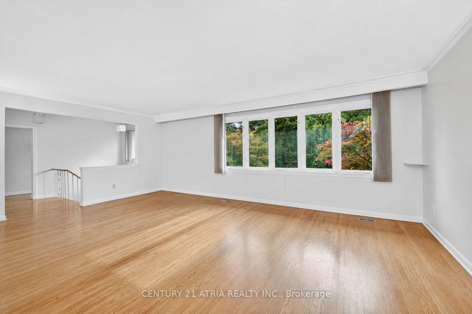 Photo 5 of 69 Olsen Drive, North York, Parkwoods-Donalda — HOMEH