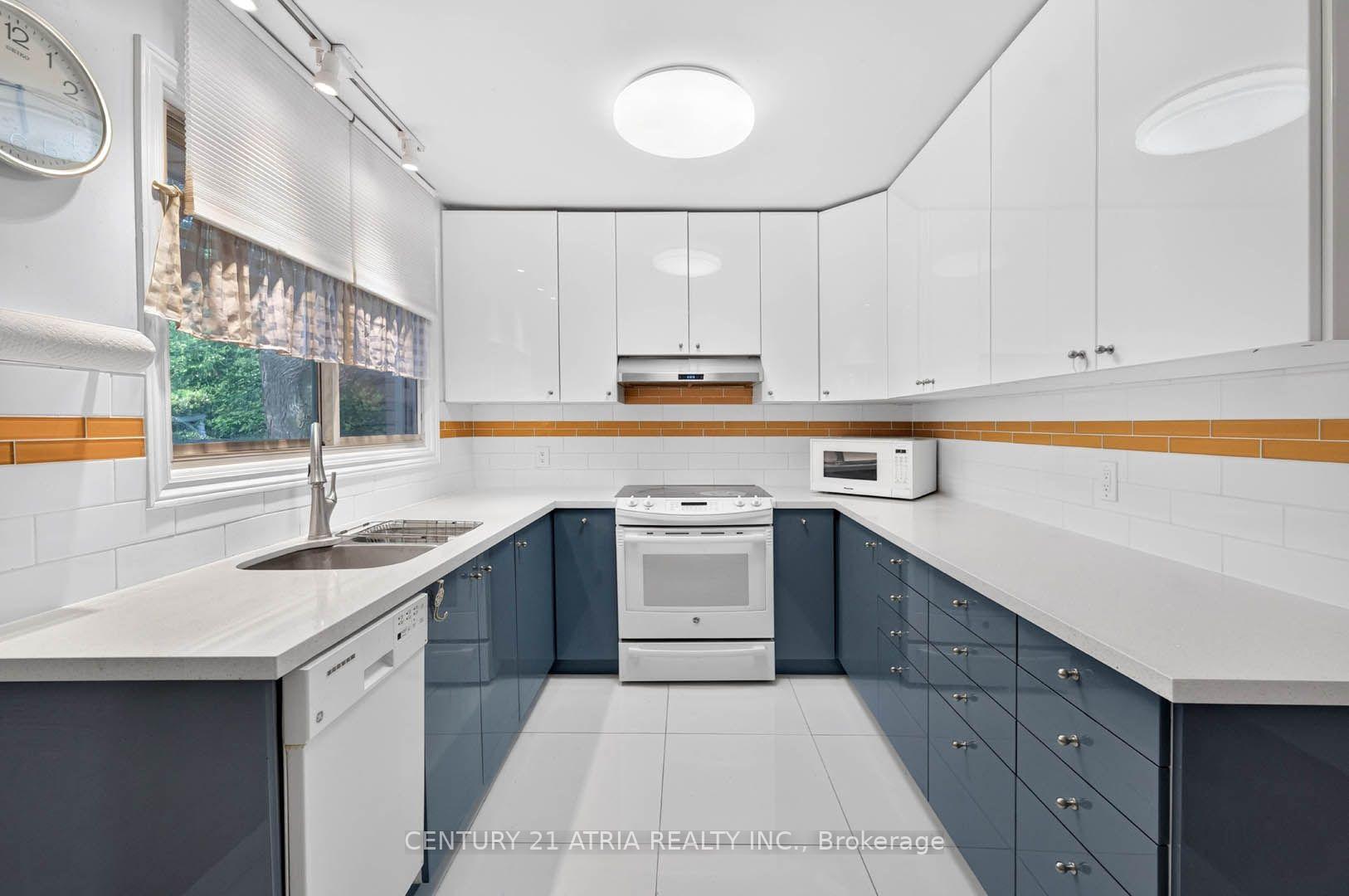 Photo 9 of 69 Olsen Drive, North York, Parkwoods-Donalda — HOMEH
