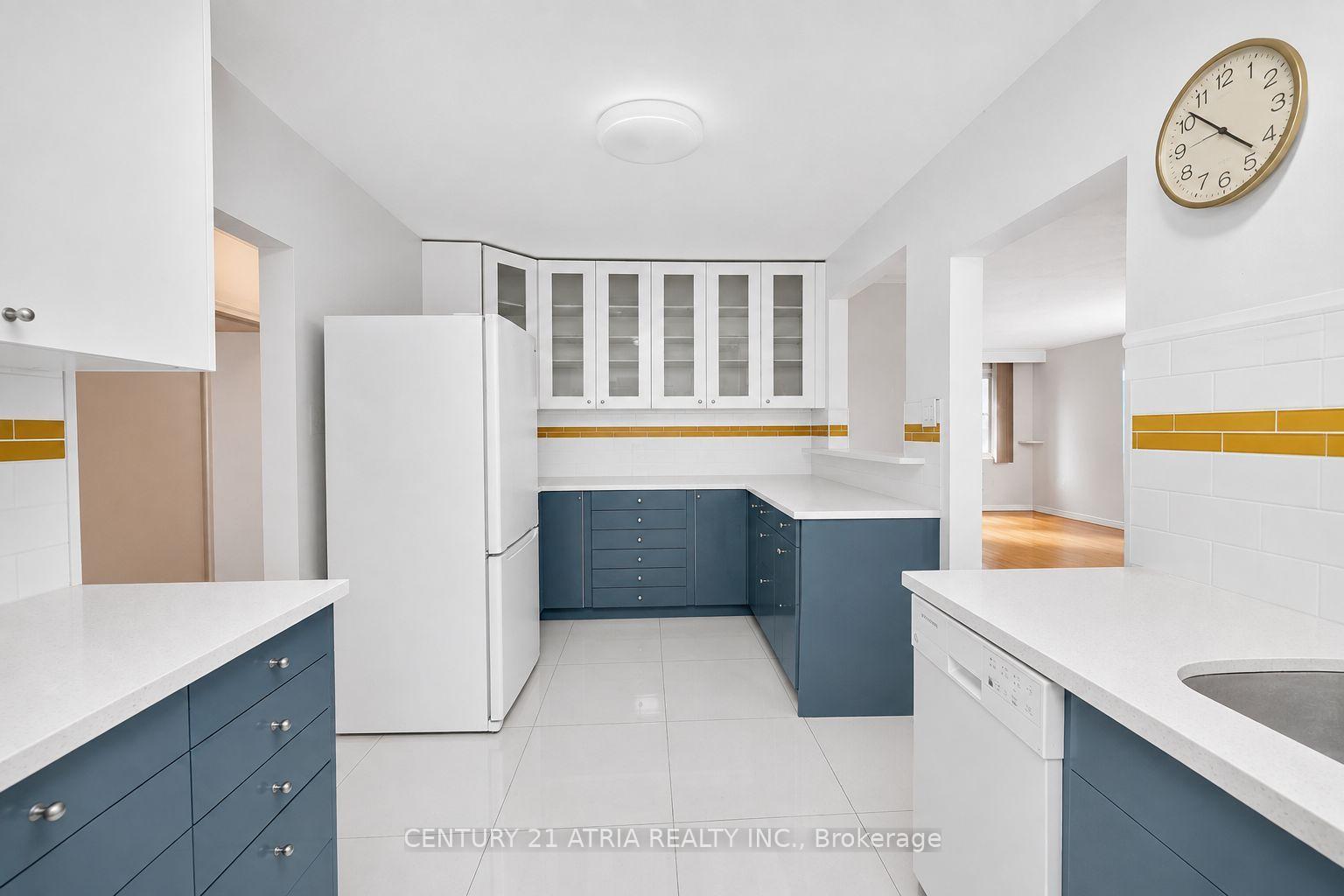 Photo 10 of 69 Olsen Drive, North York, Parkwoods-Donalda — HOMEH