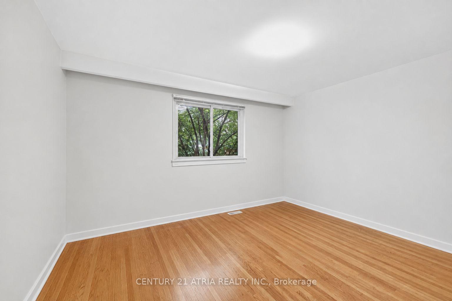 Photo 12 of 69 Olsen Drive, North York, Parkwoods-Donalda — HOMEH