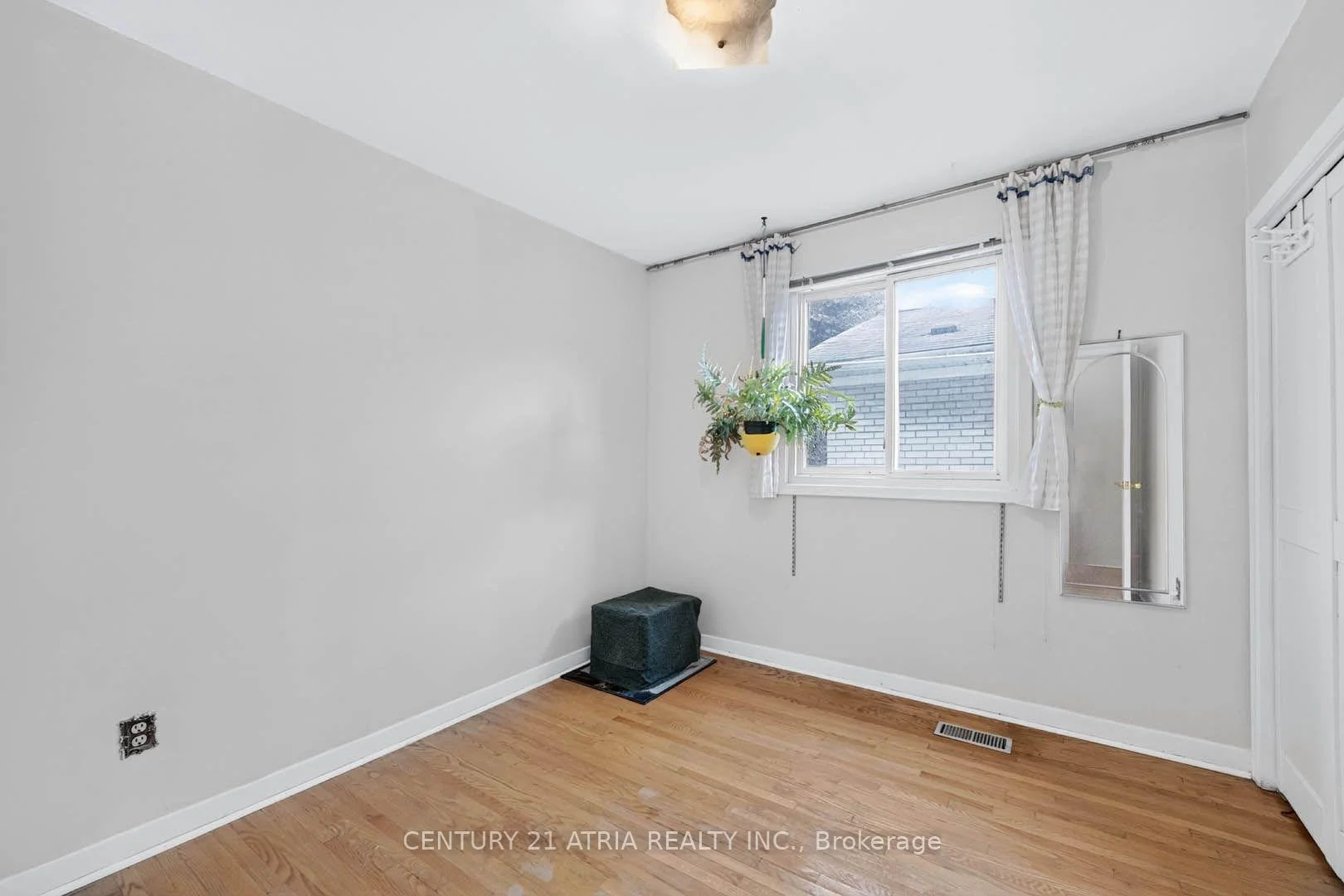 Photo 32 of 69 Olsen Drive, North York, Parkwoods-Donalda — HOMEH