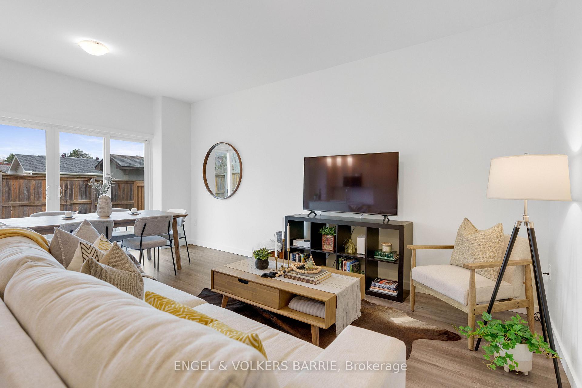 Photo 8 of 142 Athabaska Road, Barrie, Holly — HOMEH