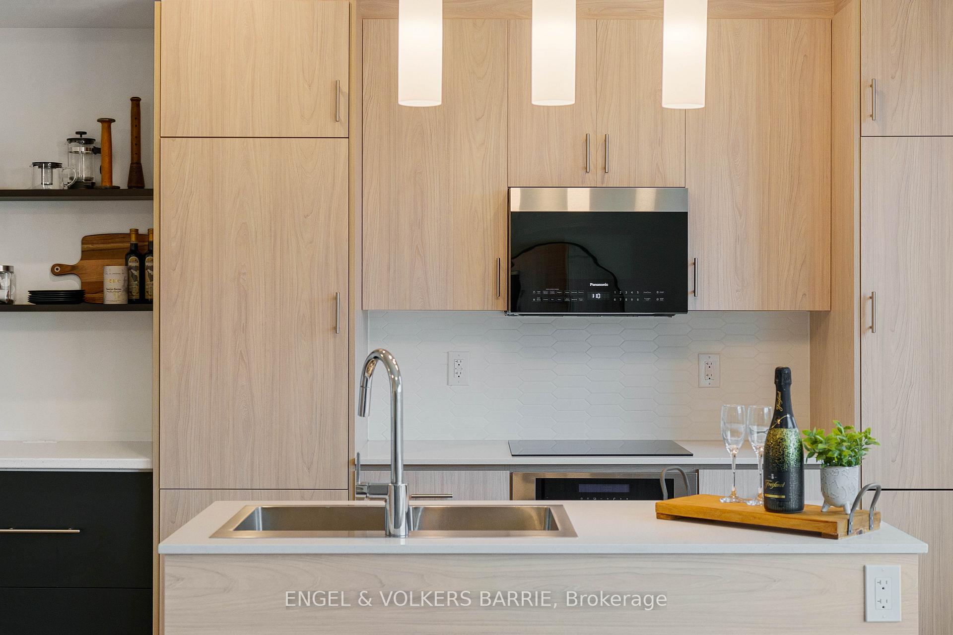 Photo 12 of 142 Athabaska Road, Barrie, Holly — HOMEH
