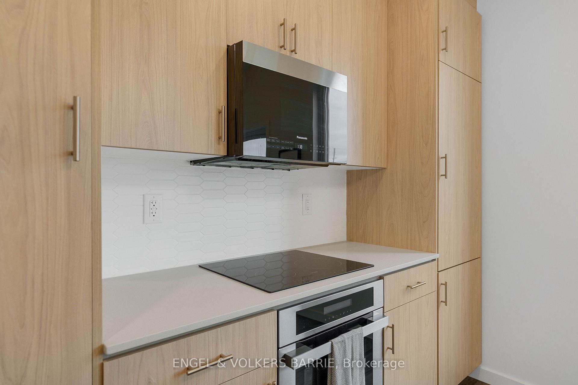 Photo 14 of 142 Athabaska Road, Barrie, Holly — HOMEH