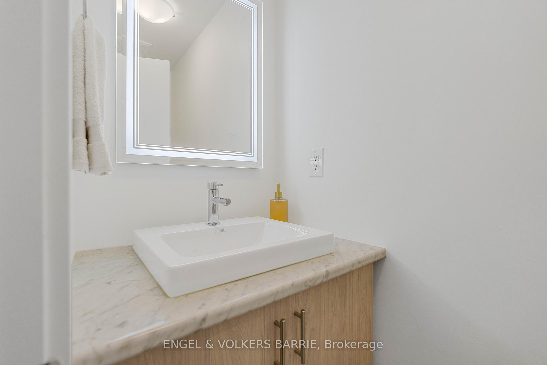 Photo 16 of 142 Athabaska Road, Barrie, Holly — HOMEH