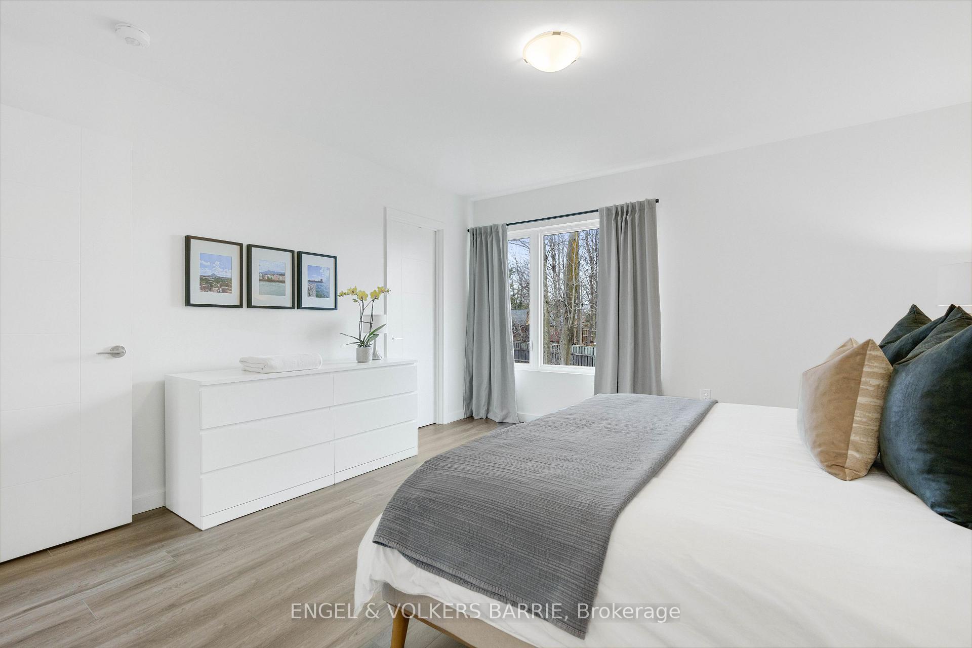 Photo 18 of 142 Athabaska Road, Barrie, Holly — HOMEH