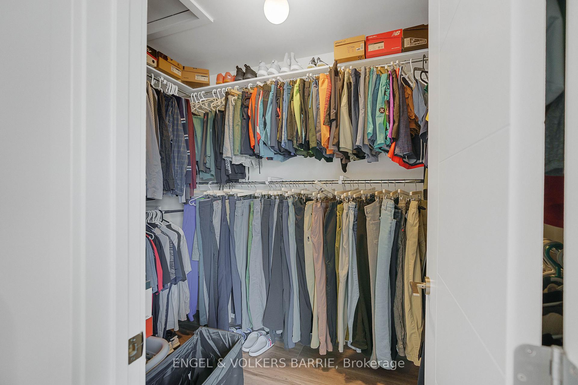 Photo 19 of 142 Athabaska Road, Barrie, Holly — HOMEH