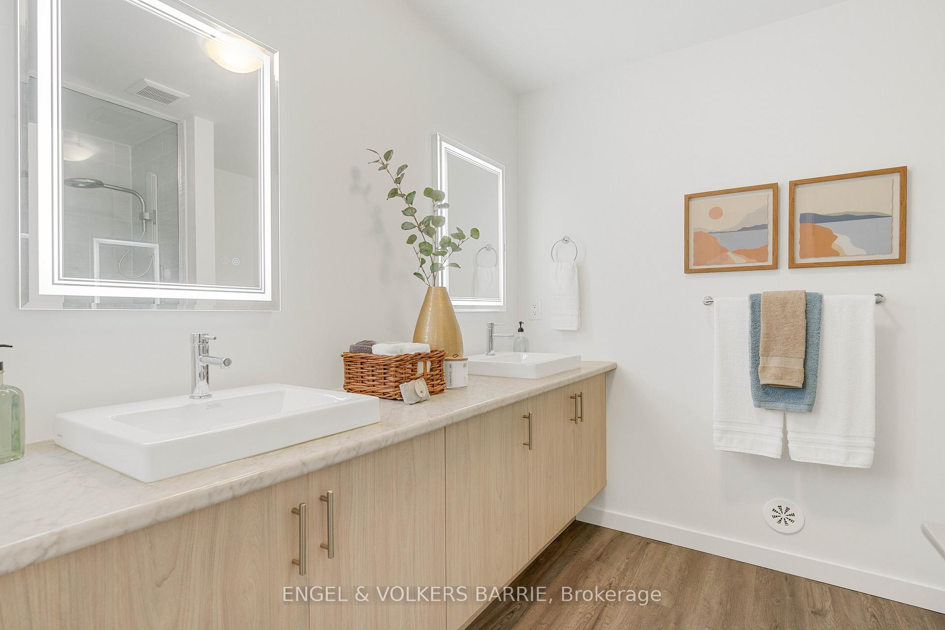 Photo 21 of 142 Athabaska Road, Barrie, Holly — HOMEH