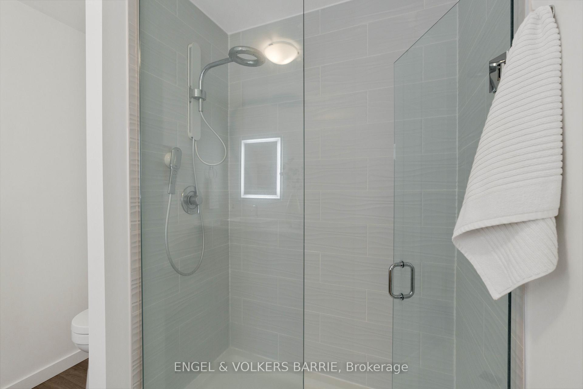 Photo 22 of 142 Athabaska Road, Barrie, Holly — HOMEH