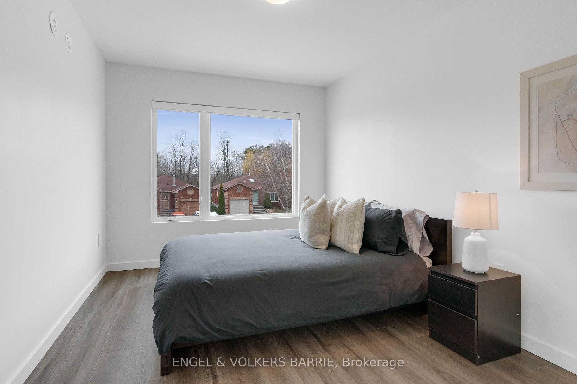 Photo 27 of 142 Athabaska Road, Barrie, Holly — HOMEH