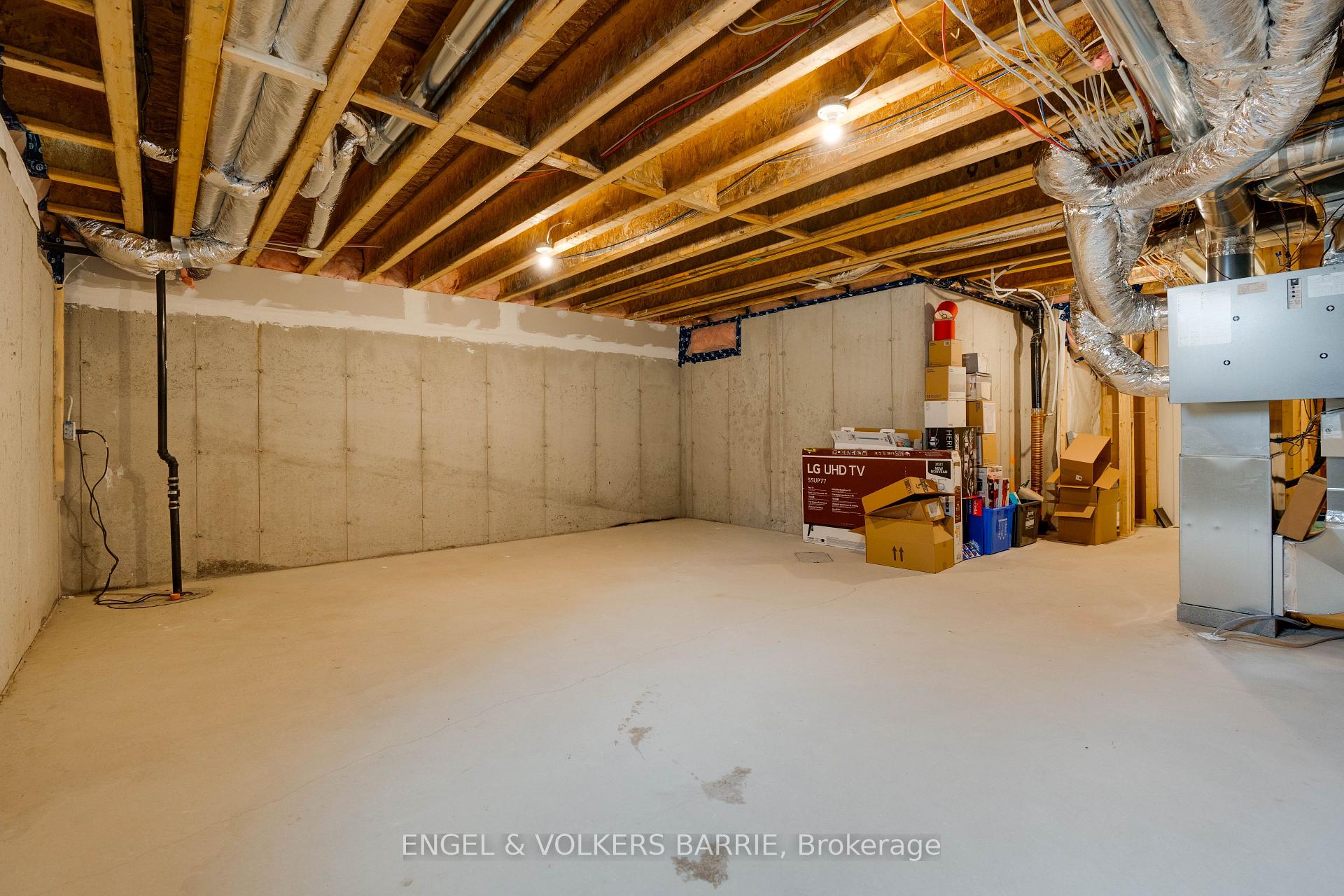 Photo 31 of 142 Athabaska Road, Barrie, Holly — HOMEH